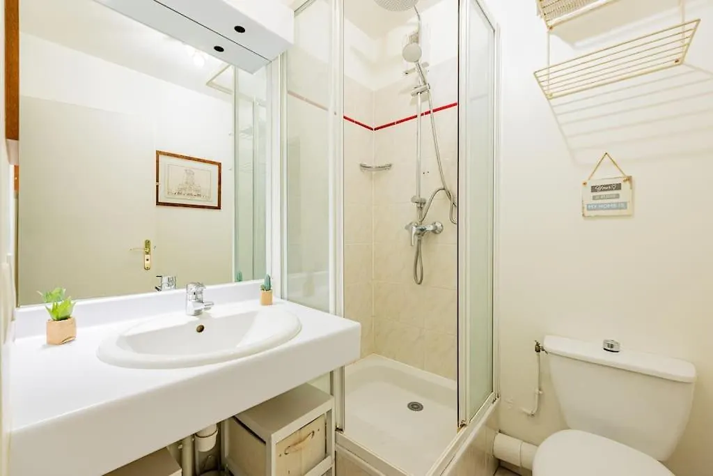 Grand Et Central, 8e Pres Elysee * Paris